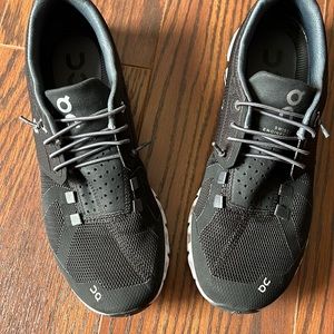 On cloud shoes size 8